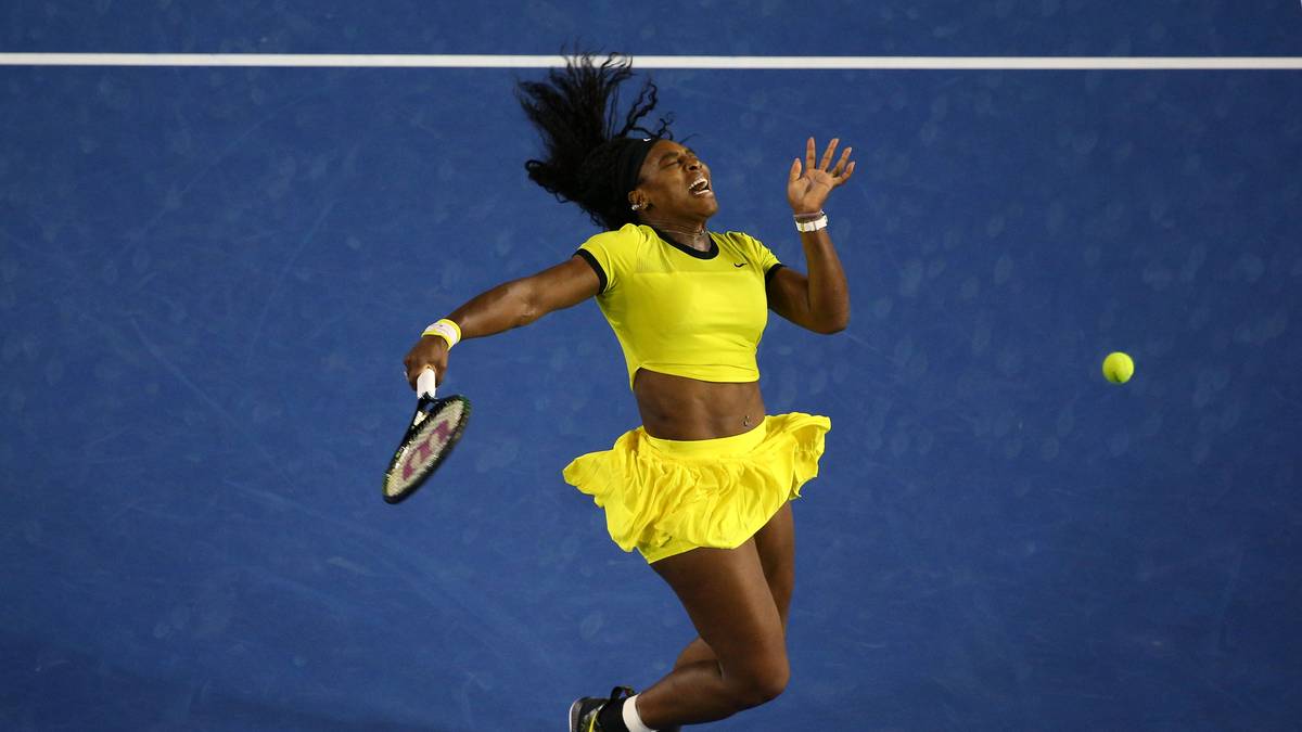 Dieses knallgelbe, bauchfreie Outfit trägt Williams während ihrer Finalniederlage bei den Australian Open 2016 gegen Angelique Kerber