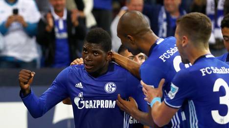 Breel Embolo (l.) steht vor dem Bundesliga-Comeback bei Schalke