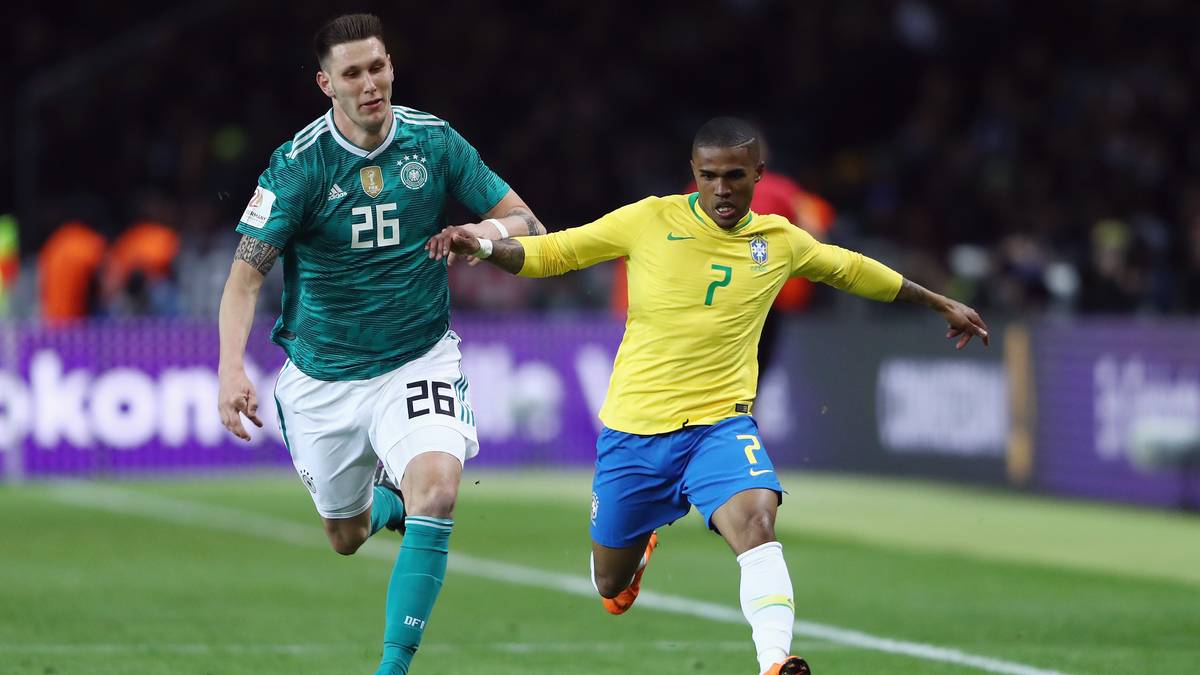 DOUGLAS COSTA (JUVENTUS)