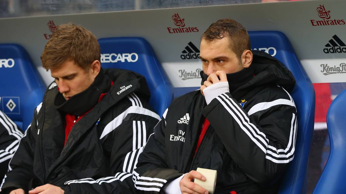 Nicht ganz so lustig geht es auf der HSV-Bank zu. Pierre-Michel Lasogga fühlt sich in seiner Rolle als Joker offensichtlich nicht wirklich wohl