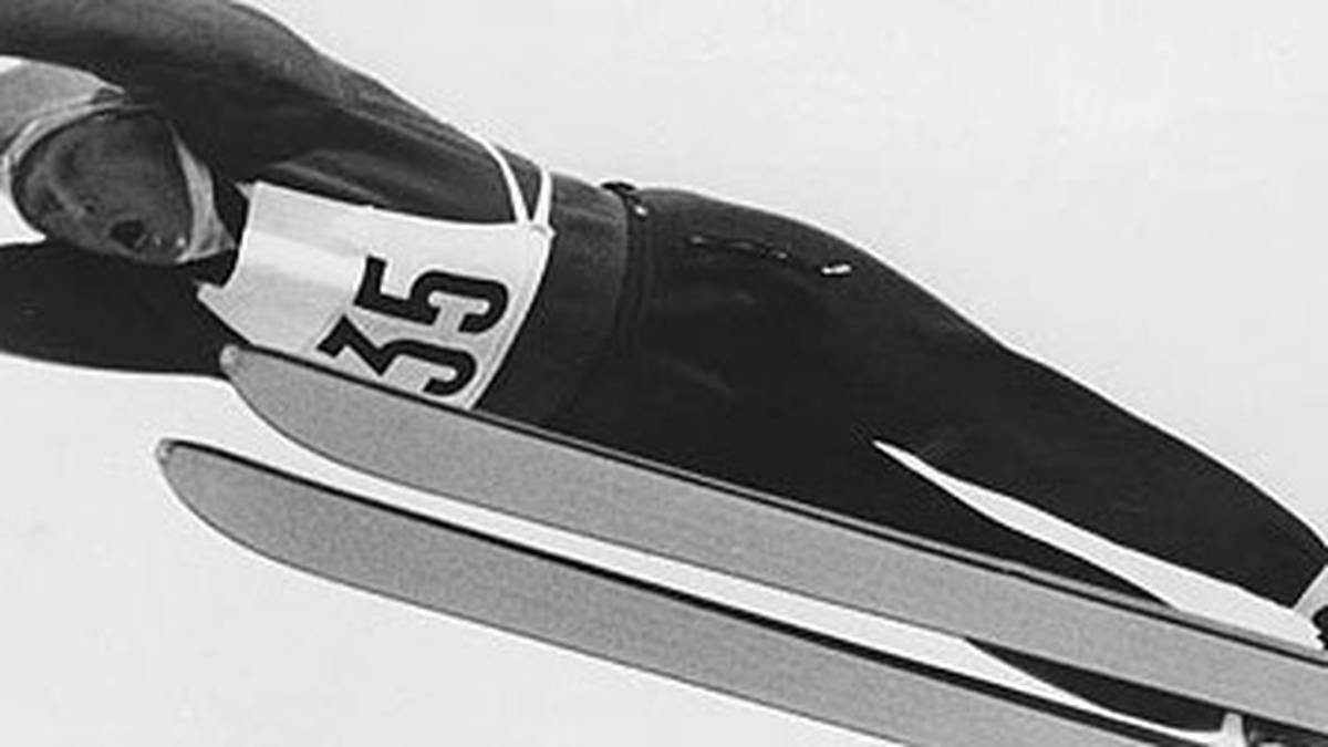 In den 60er-Jahren springt man noch waghalsig mit den Armen nach vorne gestreckt, so wie hier Max Bolkart