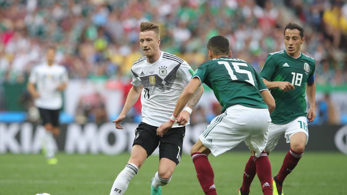 Niederlande - Telegraaf: "Erdbeben in Mexiko nach Lozanos Tor. Hirving Lozano ließ am Sonntag durch sein Tor gegen Deutschland Mexiko vor Glück explodieren"