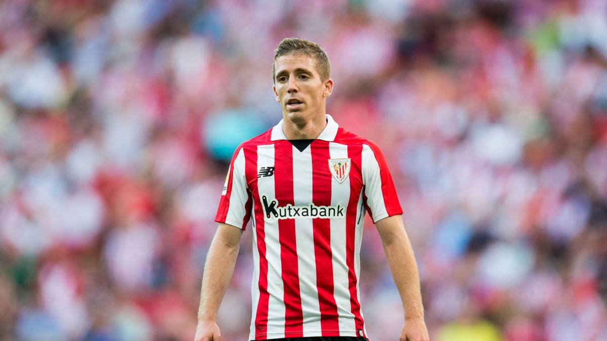 IKER MUNIAIN (26 Jahre/Athletic Bilbao): Der Angreifer wurde im letzten Jahrzehnt mit so ziemlich jedem Topverein in Verbindung gebracht. Am Ende hat er sich immer für einen Verbleib bei seinem Herzensverein entschieden. Inzwischen ist der zweimalige Nationalspieler auch Kapitän in Bilbao
