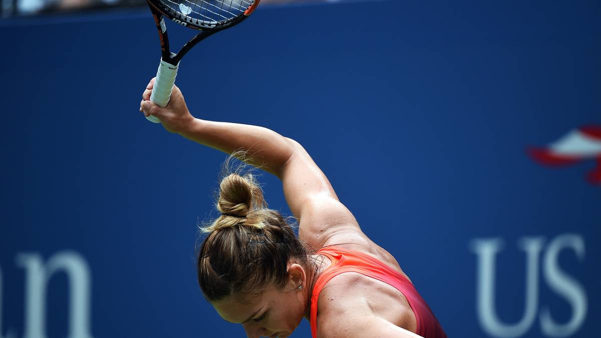 Sehr zum Ärger von Halep, die ihren Schläger mehrmals auf den Boden wirft