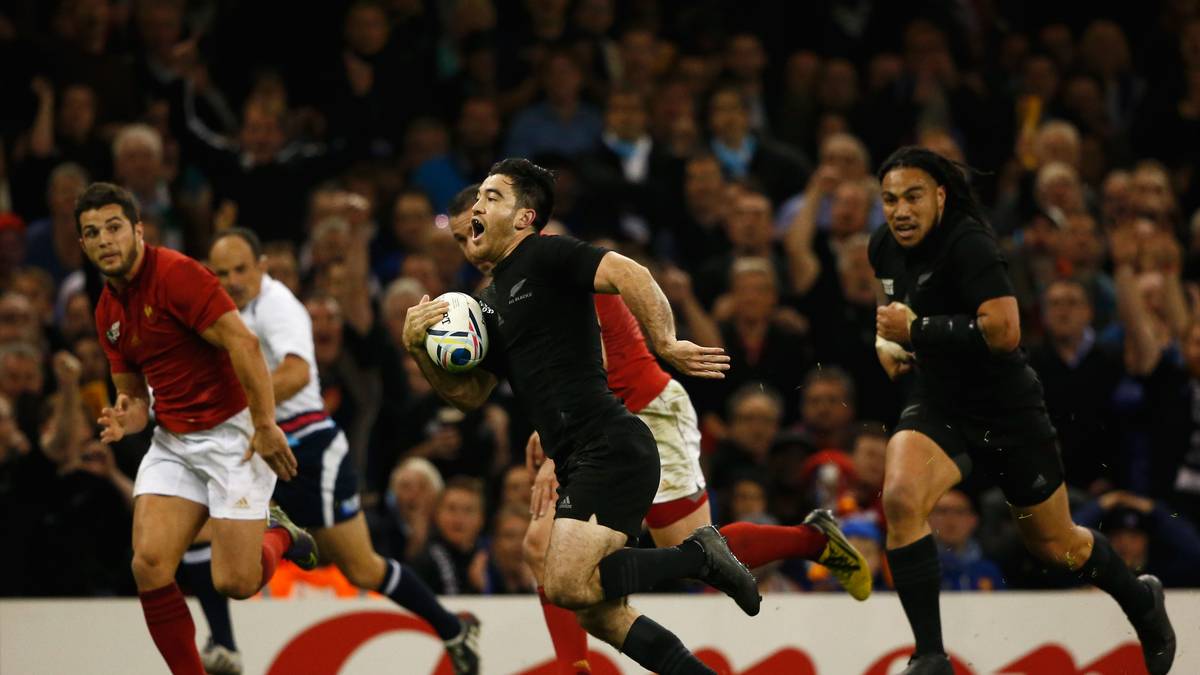 Die All Blacks bestrafen dies ein ums andere Mal und sorgen so früh für eine komfortable Führung