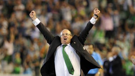 Real Betis' coach Pepe Mel celebrates af