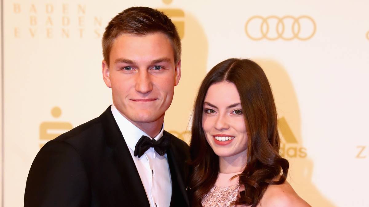 Speerwurf-Olympiasieger Thomas Röhler ist mit Freundin Lucia Schauerhammer vor Ort