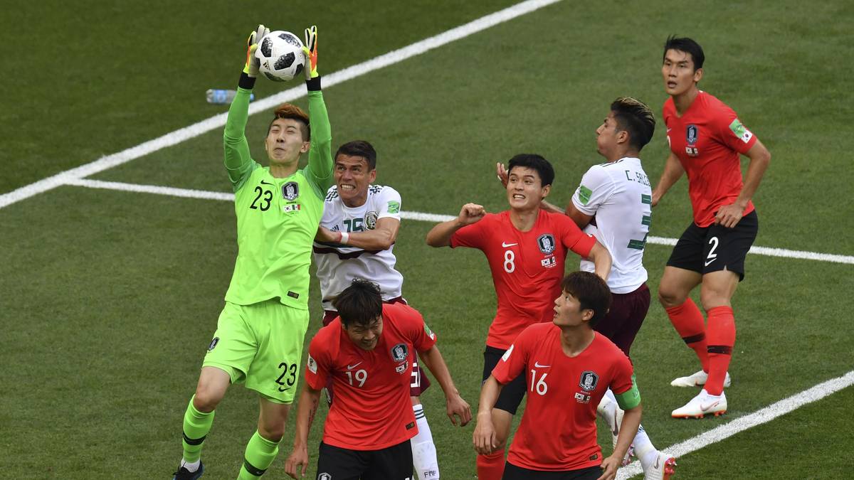 Cho indes verdrängte den Manuel Neuer Südkoreas: Seung-Gyu Kim. Cho ist groß (1,89 Meter), super in Form, hat starke Reflexe und ist eine der Überraschungen beim deutschen Gegner. Dennoch 1:0 für Deutschland