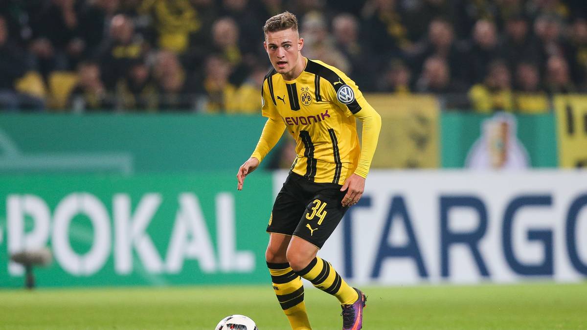 Jacob Bruun Larsen war für die Rückrunde von Borussia Dortmund an den VfB ausgeliehen. Der 19 Jahre alte Flügelspieler kam fünfmal zum Einsatz und blieb ohne Torbeteiligung. Reschke hätte ihn gerne gehalten, Dortmund legte ein Veto ein