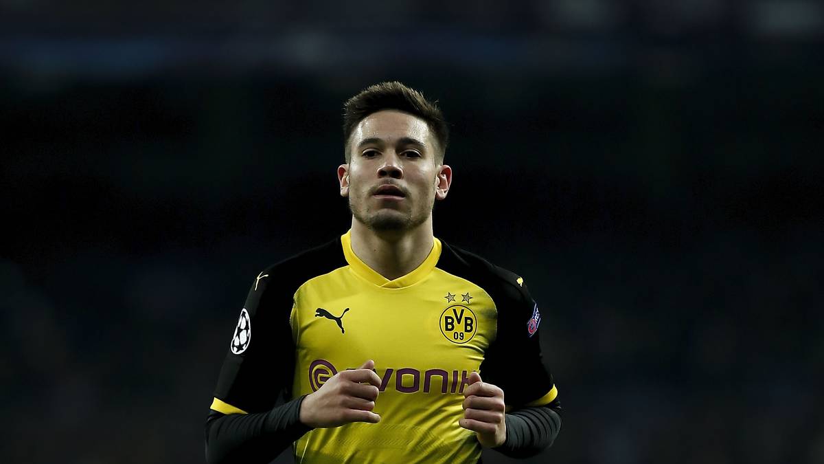 RAPHAEL GUERREIRO (ab 62.): Kam für Castro. Doch der Portugiese konnte das Ruder in der Dortmunder Schaltzentrale nicht mehr rumreißen. Ohne nennenswerte Aktionen. SPORT1-Note 4,5 