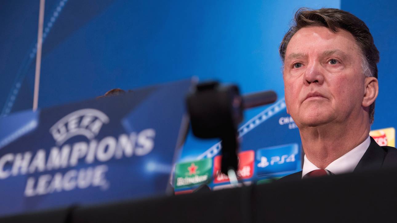 Van Gaal grinst mit Schweinsteiger