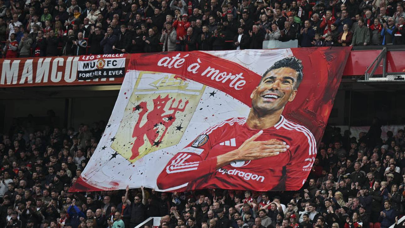 Die Fans der Red Devils huldigen Casemiro mit einem Banner: "Bis zum Tod"