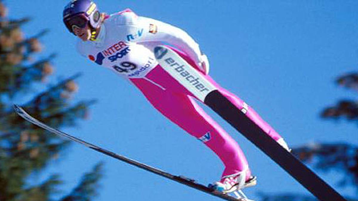 Doch der V-Stil wird immer populärer, sodass auch Weißflog nicht daran vorbeikommt. Er packt die Umstellung auf die neue Technik und gewinnt die Tournee noch zwei Mal (1991 und 1996)