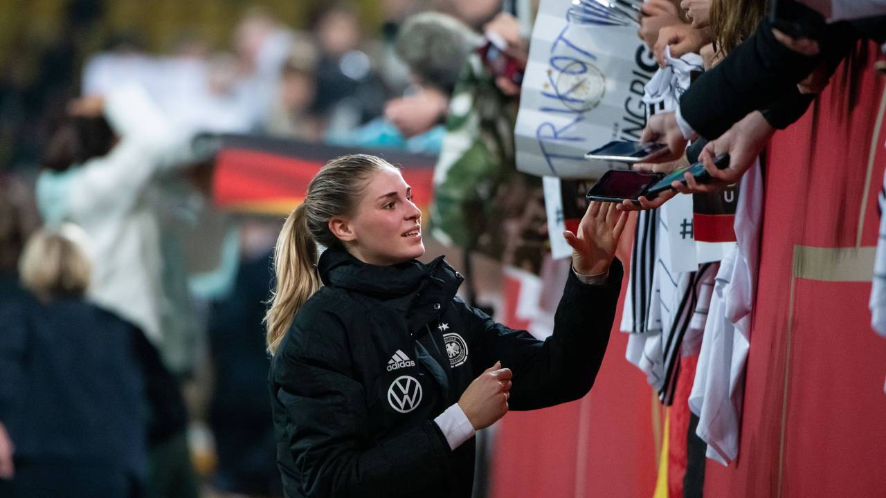England-Farce: Frauen-Spiel abgebrochen