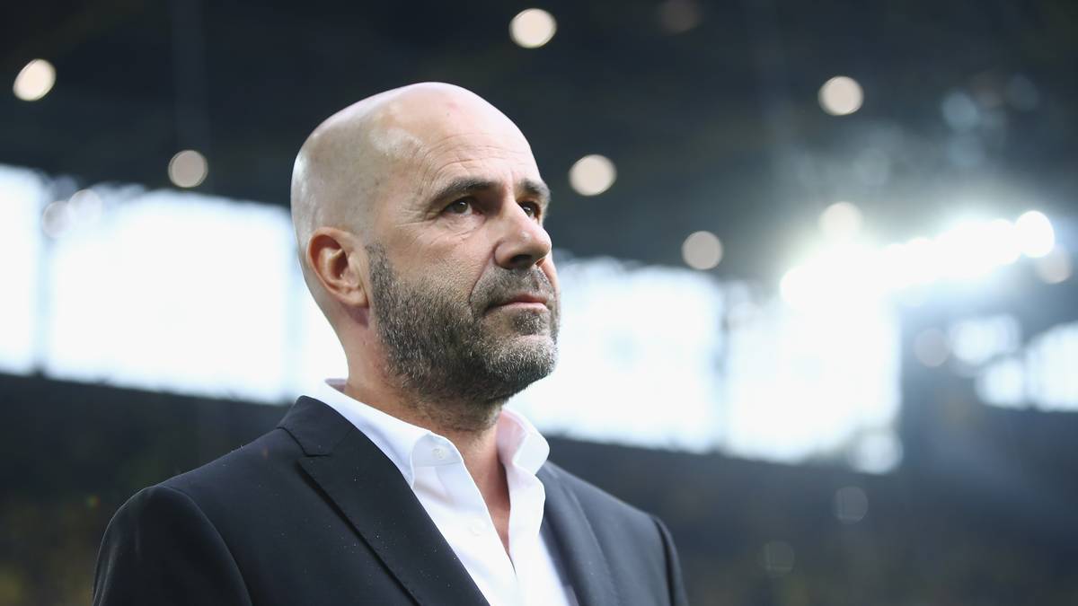 Peter Bosz feiert beim Supercup gegen den FC Bayern sein Pflichtspieldebüt als Trainer von Borussia Dortmund. Die Bilder des Spiels