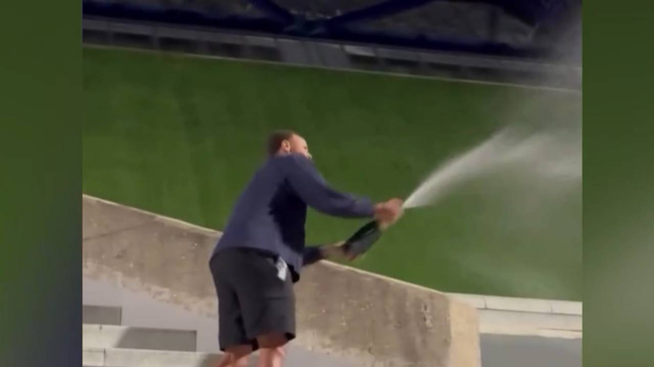 Siegerehrung: Superstar angetrunken