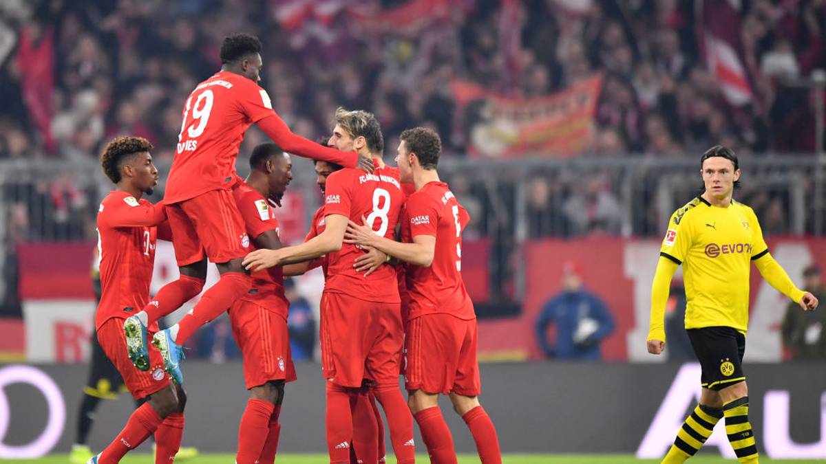Der FC Bayern jubelt im Topspiel gegen den BVB