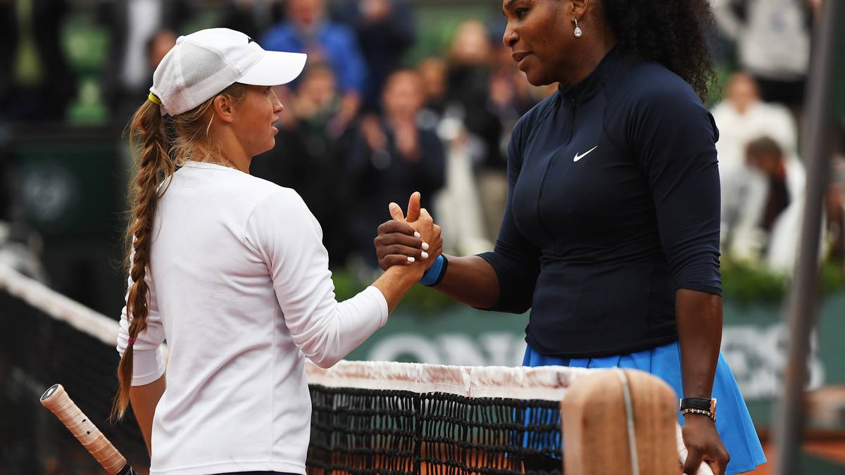 Wie David gegen Goliath! Serena Williams überragt ihre Gegnerin Julia Putinzewa um zwölf Zentimeter