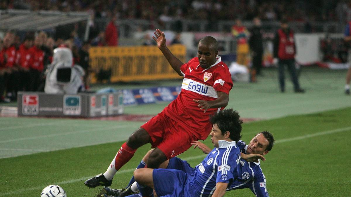 2007/08 - VfB Stuttgart - Schalke 04: Das Eröffnungsspiel der Spielzeit 2007/08 hat es in sich. Mit Stuttgart und Schalke trifft der Meister auf den Vize-Meister der Vorsaison. Nach der verpassten Meisterschaft sinnen die "Knappen" auf Revanche, die jedoch nur bedingt gelingt