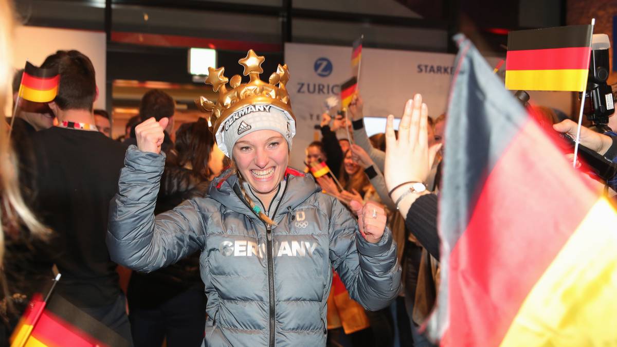 Nicht nur die Männer, auch die Frauen lassen sich im Deutschen Haus natürlich ordentlich abfeiern