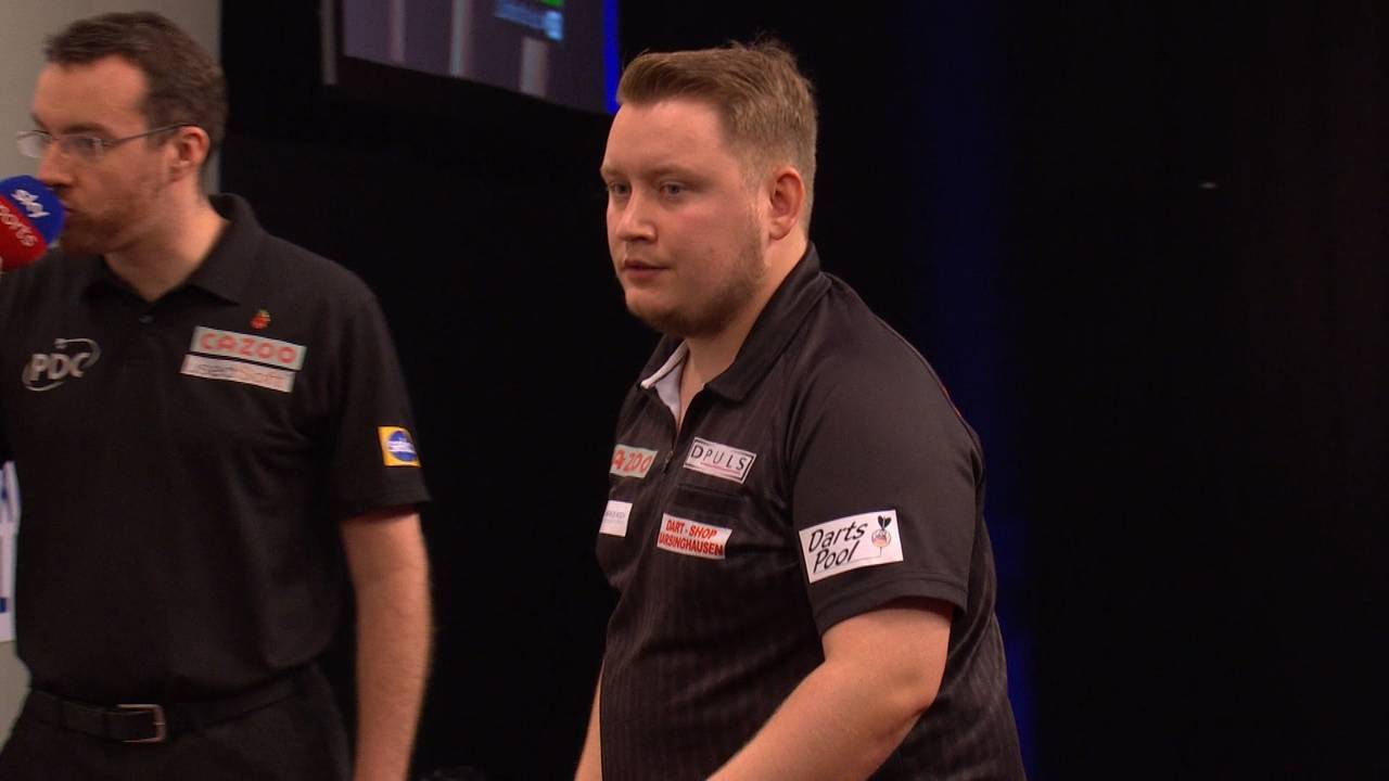Grand Slam of Darts: Martin Schindler schlägt Adam Gawlas mit 5:3