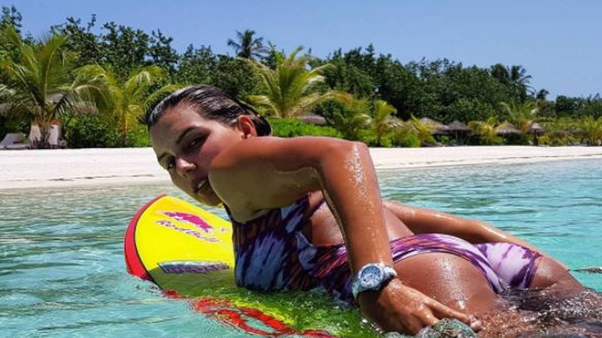 Maya Gabeira grüßt aus dem Paradies! Die Brasilianerin geht auf den Malediven ihrer Lieblingsbeschäftigung nach...