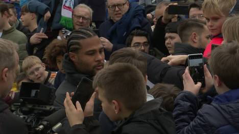 Die deutsche Nationalmannschaft will nach der verkorksten WM die Fanherzen zurückerobern und dafür will der Verband die wieder mehr Nähe zulassen. 