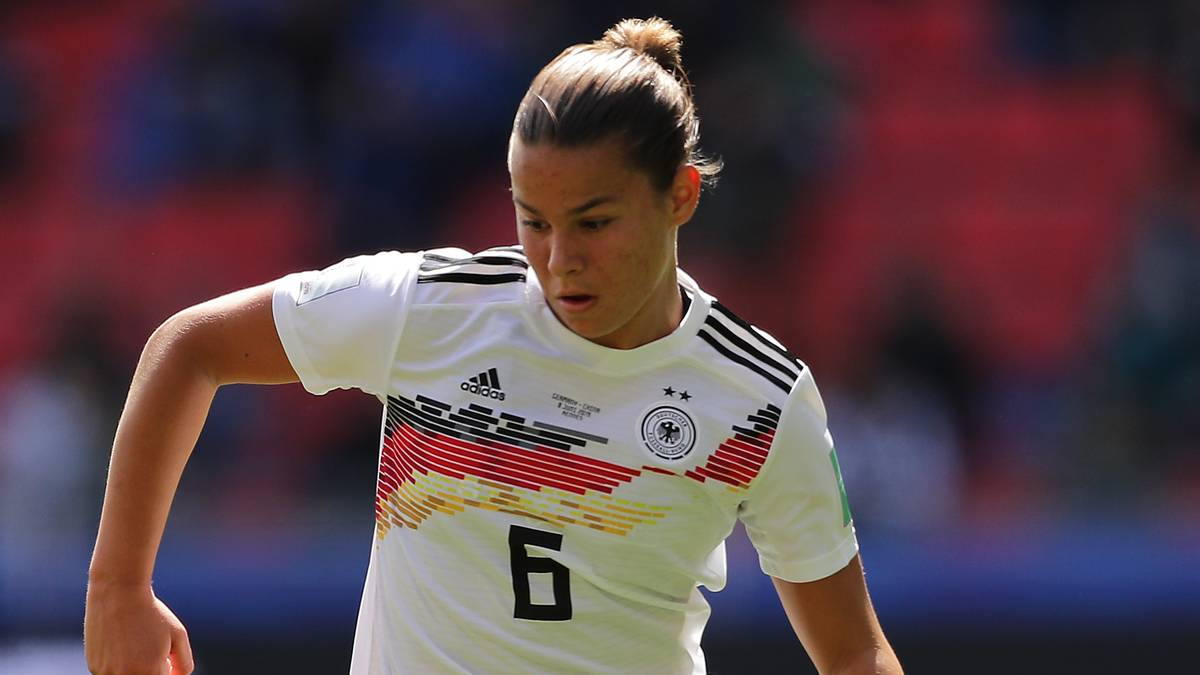 LENA OBERDORF (ab 69.): Kam für die blass gebliebene Schüller um nochmal wichtige Zweikämpfe zu gewinnen und Chancen zu kreieren. Hatte die einzige wirkliche Chance in der zweiten Halbzeit mit einem Kopfball, den sie knapp am kurzen Pfosten vorbeisetzte. SPORT1-Note: 2,5