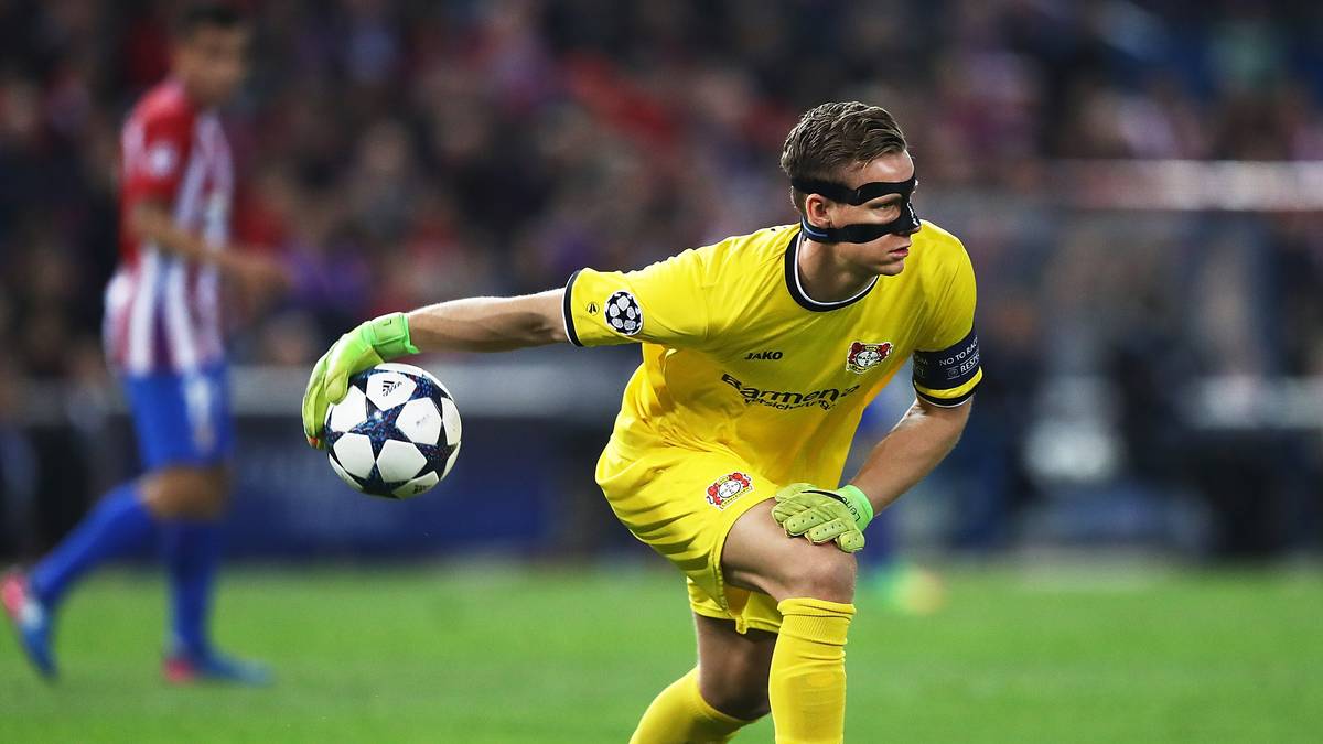 BERND LENO: Dank einer Spezialmaske konnte Leno trotz seines gegen Bremen erlittenen Nasenknorpelbruchs auflaufen. Parierte vor der Pause zweimal glänzend gegen Correa und Koke sowie kurz vor Schluss noch mal gegen Niguez - SPORT1-Note: 1