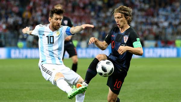 Lionel Messi (l.) und Luka Modric (r.) standen sich in der Gruppenphase der WM gegenüber