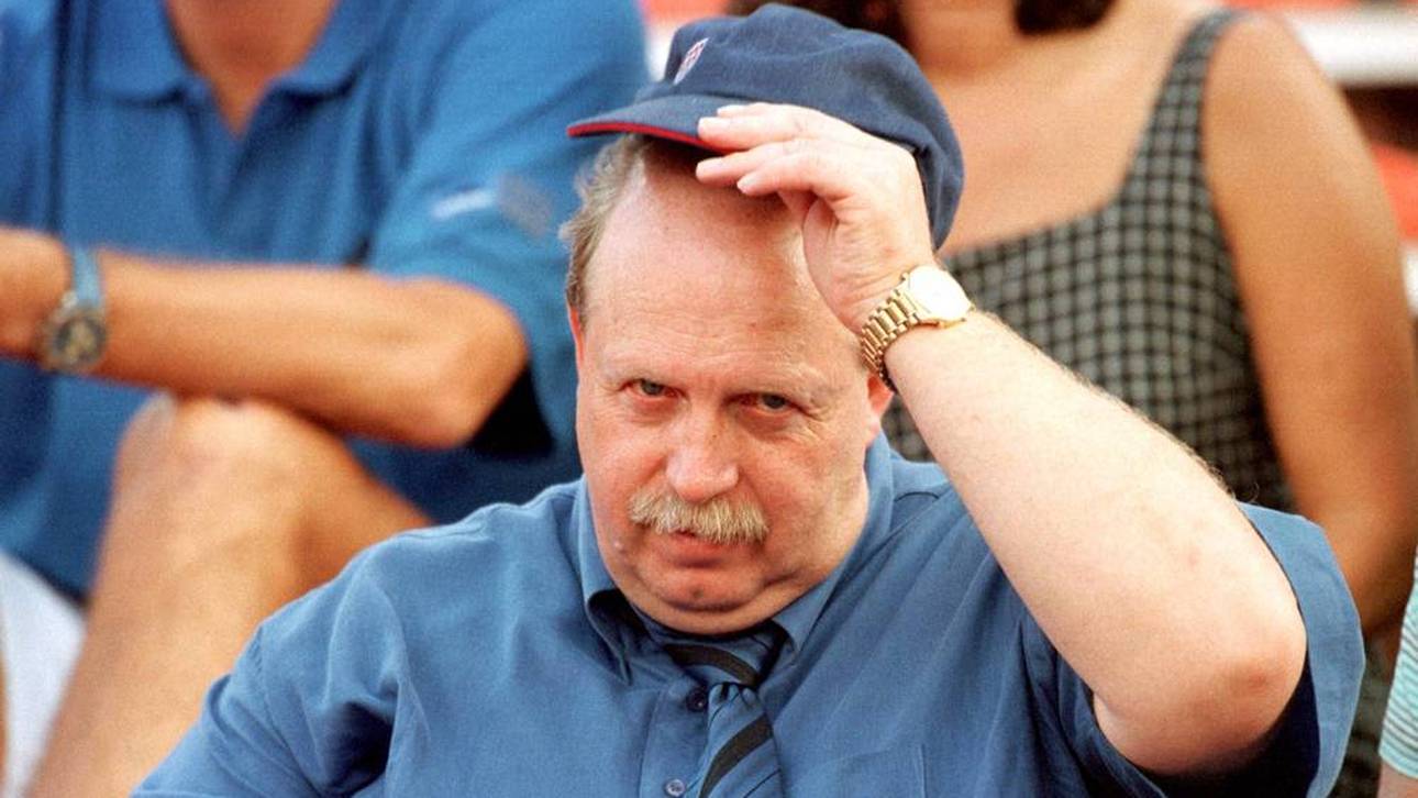 Leverkusens damaliger Manager Rainer Calmund war unter den Zuschauern