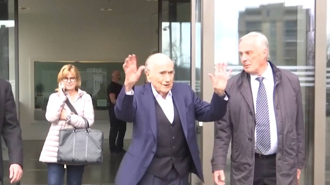 Freispruch! Blatter und Platini vor Gericht freigesprochen