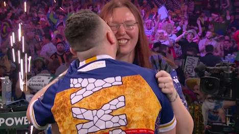 Josh Rock besiegt Gemma Hayter in der ersten Runde mit 3:1. Hayter gelingt aus weiblicher Sicht aber immerhin eine Premiere bei dieser WM.