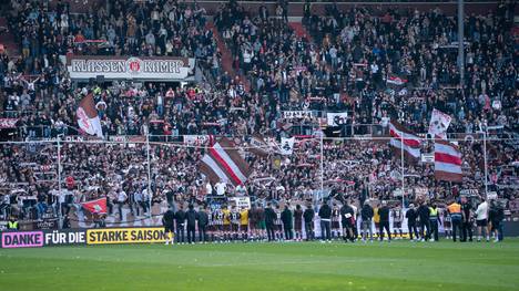 In der ersten Runde des DFB-Pokals müssen Bundesligisten eigentlich auswärts antreten. Doch für den FC St. Pauli kommt es zu einer besonderen Situation, auf die sich Trainer Alexander Blessin freut.