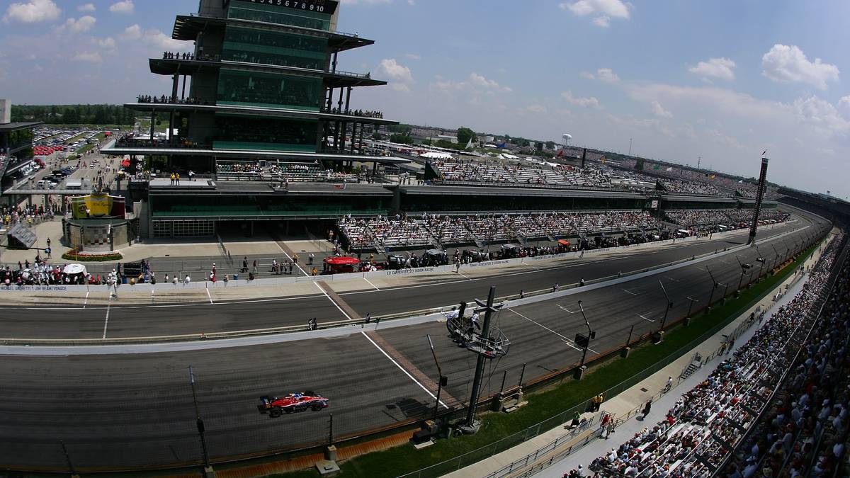 INDIANAPOLIS MOTOR SPEEDWAY: Zwischen 2000 und 2007 ist die Königsklasse in Indianapolis zum Grand Prix der USA zugange. 2008 ließ die Rennserie die USA in ihrem Kalender außen vor, bis der Große Preis der USA 2012 zurückkehrte - allerdings nach Austin

