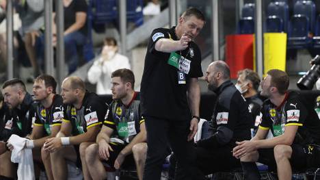 Alfred Gislason (oben) hat den Kader der deutschen Handball-Nationalmannschaft - auch gezwungenermaßen - gewaltig umgekrempelt