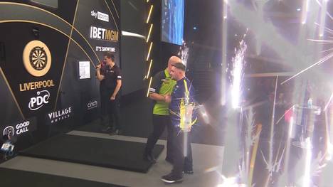 Michael van Gerwen schlägt Luke Littler am zwöften Spieltag der Premier League of Darts im Viertelfinale nach einem 0:4 Rückstand spektakulär.