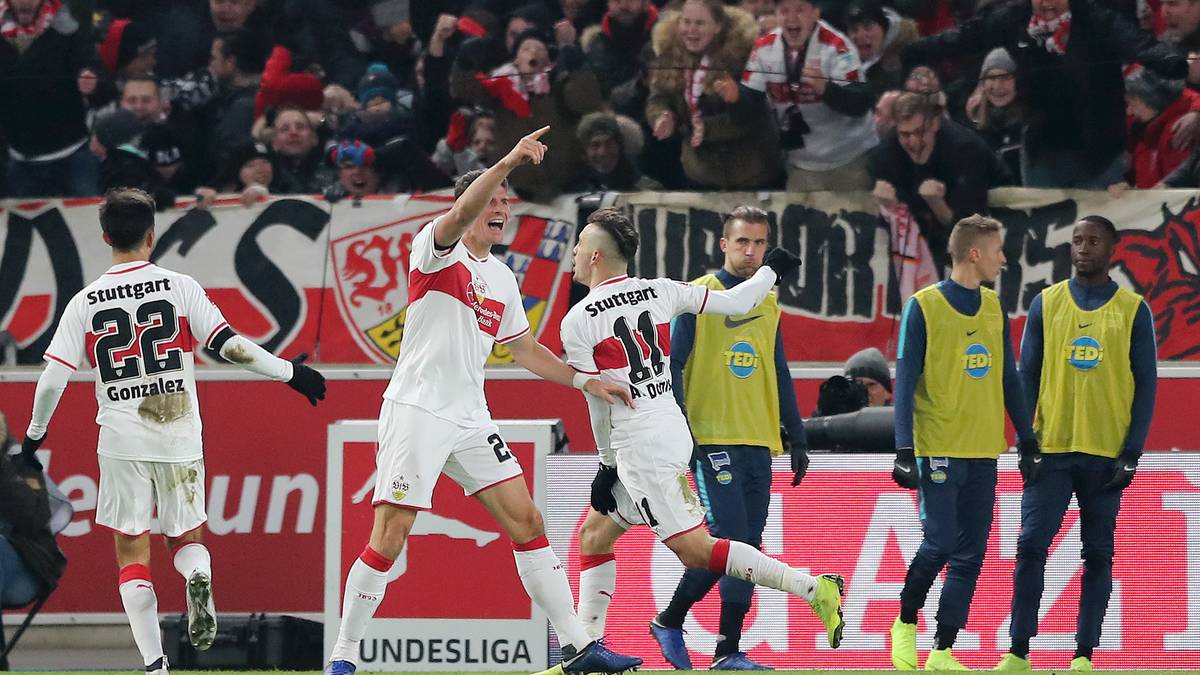 15. SPIELTAG - Einen Befreiungsschlag feiern Stuttgart und Mario Gomez gegen die Hertha, die eine Stunde lang dominiert und am Ende völlig unnötig 1:2 verliert - nach einem Doppelschlag von Gomez, der überdies eine Torlos-Flaute von 682 Minuten beendet
