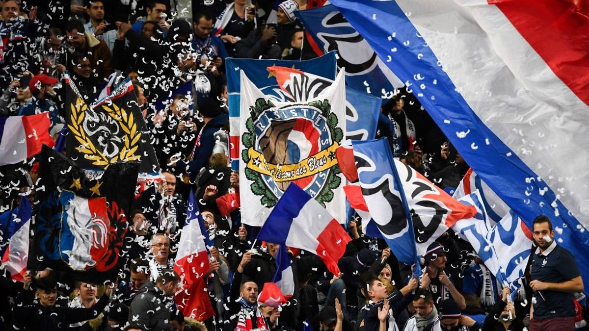 Auch im Land des Weltmeisters gibt es für die Équipe tricolore "Le Club de Supporters". Mitglieder können ermäßigte Tickets ab 10 Euro kaufen, die billigsten Karten für Spiele der französischen Nationalmannschaft im Stade de France sind bereits ab 15 Euro zu haben