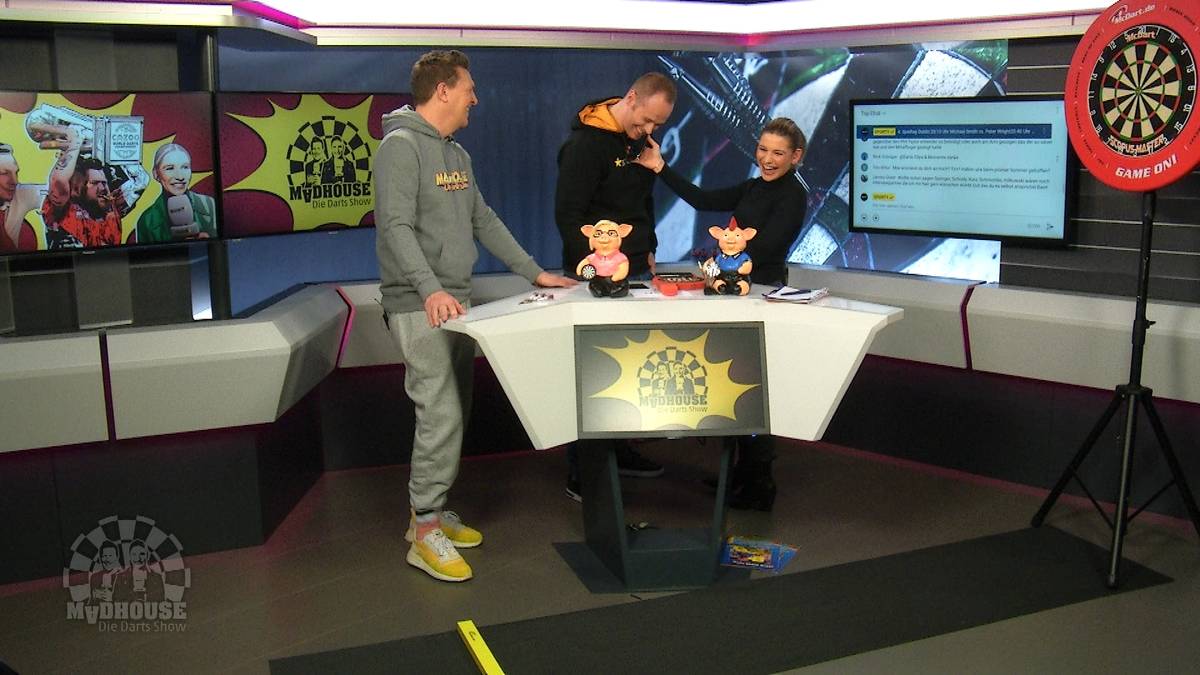 Handballer Timo Kastening schickt eine lustige Voicemail an Max Hopp und lädt ihn nach einem Handballspiel ein.