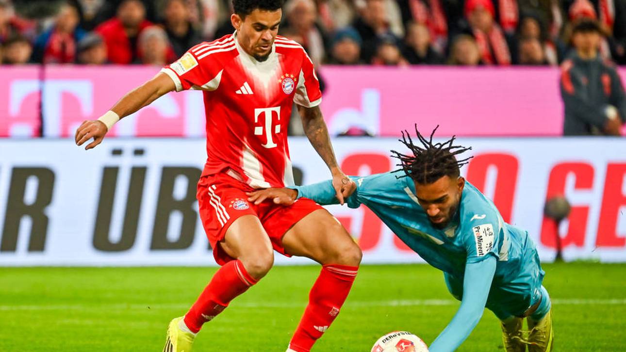 Wegen dieser Szene bekam der FC Bayern Elfmeter