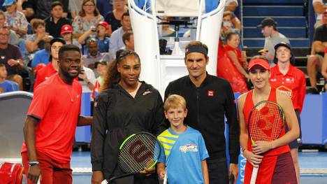 Roger Federer traf erstmals in einem offiziellen Spiel gegen Serena Williams an
