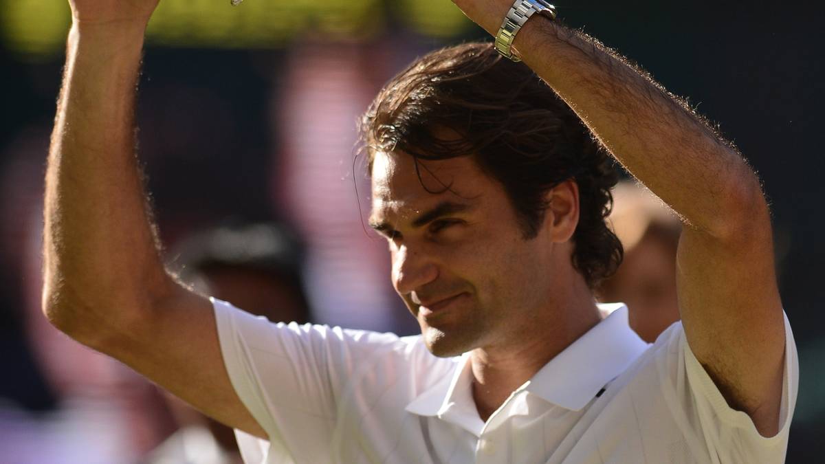 Sieben Jahre nach dem ersten Duell in einem Grand-Slam-Finale triumphiert Djokovic mit 6:7, 6:4, 7:6, 5:7, 6:4 - erstmals schlägt der Serbe den großen Widersacher auf der größten Bühne. Knapp vier Stunden liefern sich die Superstars ein Duell der Extraklasse