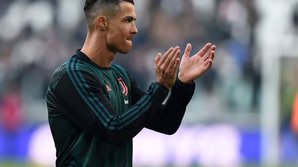 TURIN, ITALY - JANUARY 06: Cristiano Ronaldo of Juventus during the Serie A match between Juventus and Cagliari Calcio at Allianz Stadium on January 6, 2020 in Turin, Italy. (Photo by Chris Ricco/Getty Images)