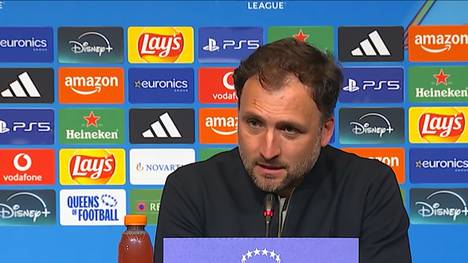 Die FC Bayern-Frauen sind gegen Barcelona aus der Champions League geflogen. Trainer Barcala ist trotz des Halbfinal-Aus stolz auf seine Mannschaft und sieht die Niederlage als wichtigen Schritt in Richtung Zukunft.