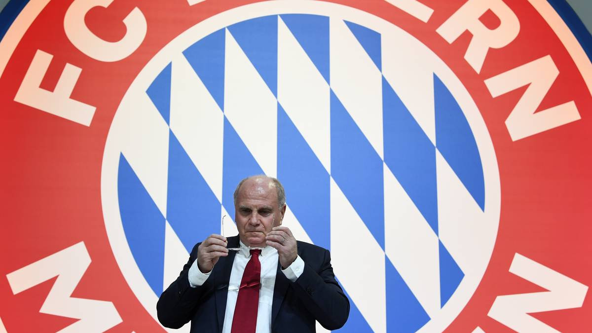 "Das ist etwas, was es in Paris nicht gibt oder in anderen Vereinen auf der Welt." (Hoeneß über den "Ehrentag" für Bayern-Mitglieder)