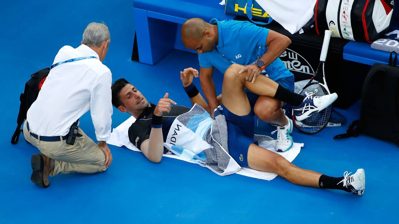 Djokovic und Federer locker weiter