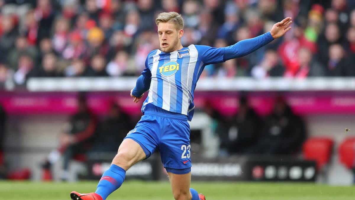 Der Gewinner der Fritz-Walter-Medaille in Silber aus dem Jahr 2018 wird immer wieder mit europäischen Topklubs in Verbindung gebracht. Zuletzt soll sogar der FC Barcelona Interesse angemeldet haben. Doch sein Vertrag in seiner Heimatstadt läuft noch bis 2022, und die Hertha wird ihr Juwel nicht kampflos aufgeben