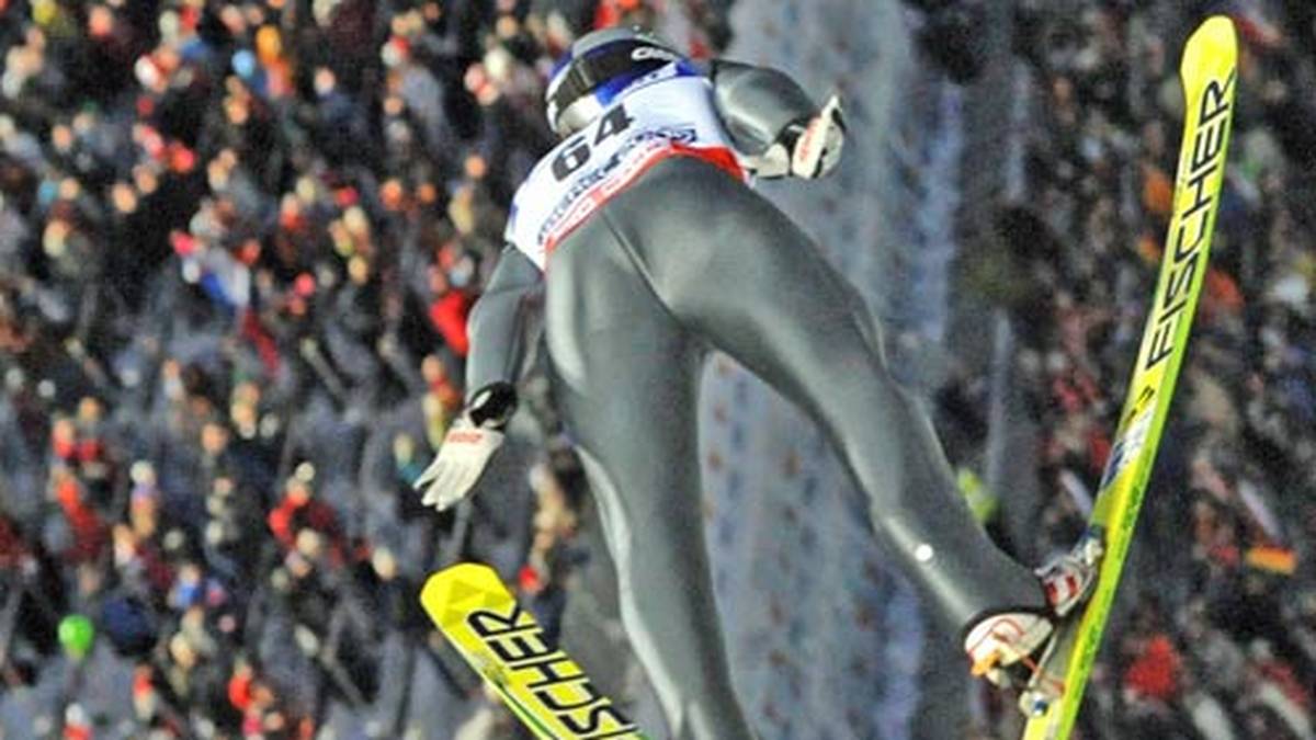 In der Liste aller Springer, die auf jeder der vier Schanzen mindestens einmal gewinnen können, steht mit Schlierenzauer nur noch ein derzeit aktiver Springer. Rang eins dieser Tabelle teilen sich der Norweger Björn Wirkola und Skisprung-Ikone Jens Weißflog, Ahonen ist Dritter