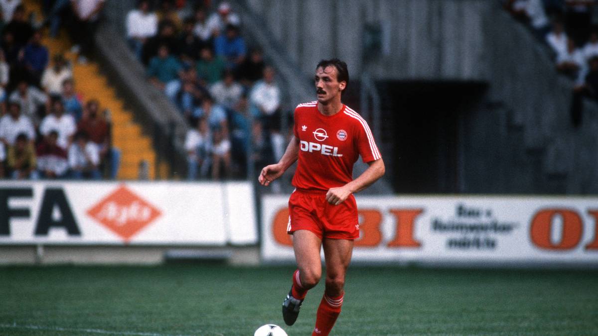 PLATZ 13 - JÜRGEN KOHLER: Zwei Jahre spielte der "Kokser" (Kohlers Spitzname, d. Red.) in München (1989-1991) und wurde 1990 Deutscher Meister, nachdem er zuvor mit Köln zwei Mal knapp gescheitert war. Im Europapokal der Landesmeister war beides Mal im Halbfinale Endstation